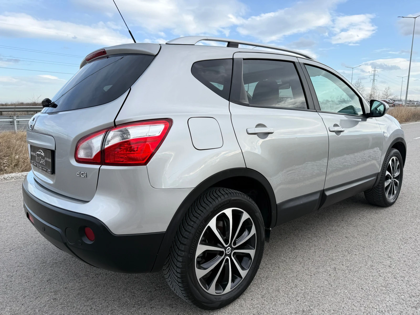 Nissan Qashqai 2.0 DCI / 4X4 / AVTOMAT / NAVI / CAMERA / PANORAMA - изображение 7