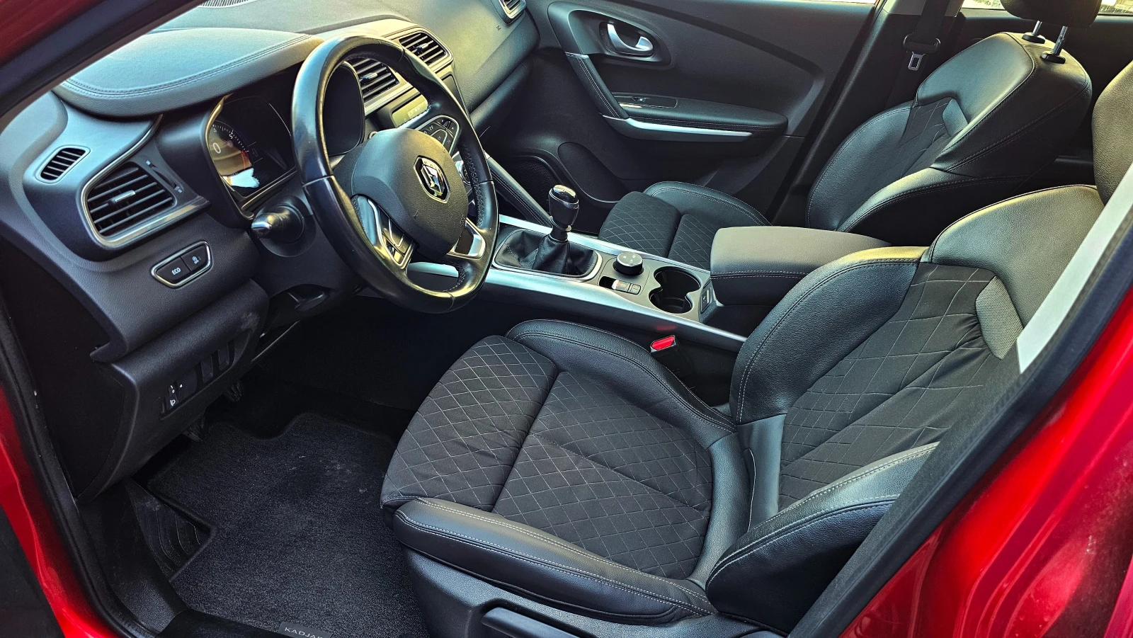 Renault Kadjar 1.3TCe-140kc-Facelift, снимка 7 - Автомобили и джипове - 56161127