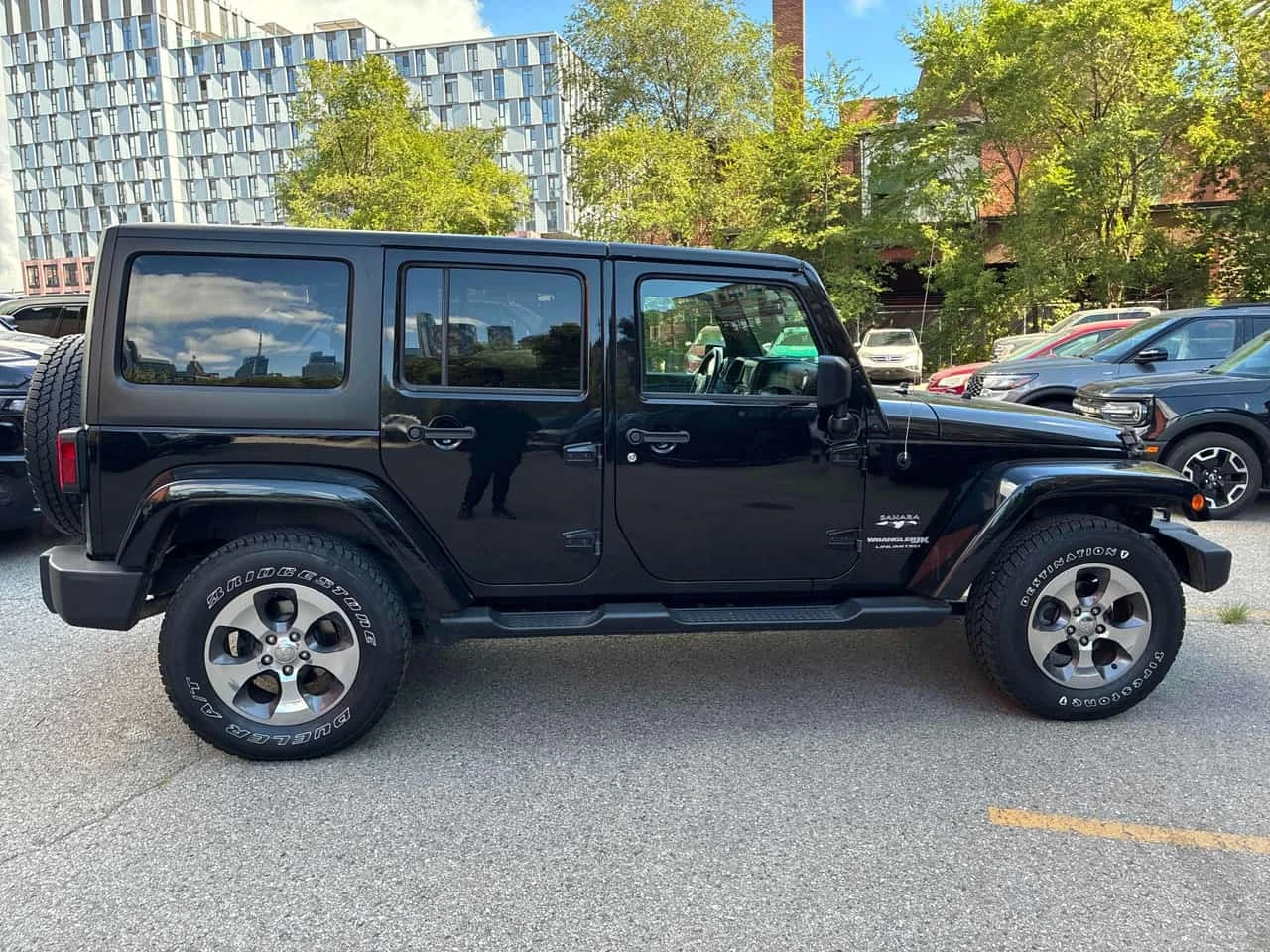 Jeep Wrangler * Sahara * АВТОКРЕДИТ * ГЛАВНО ПРЕДСТАВИТЕЛСТВО, снимка 4 - Автомобили и джипове - 56224809