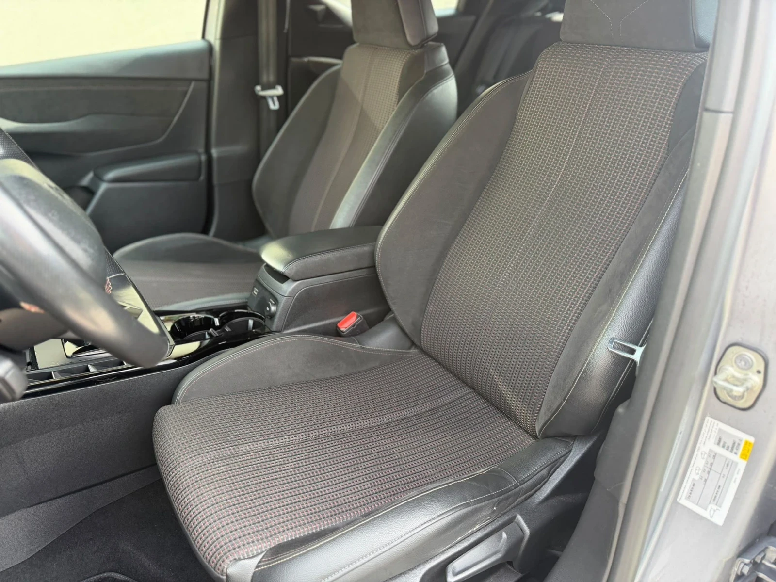 DS DS 3 Crossback 1.2 Performance, снимка 9 - Автомобили и джипове - 56662452