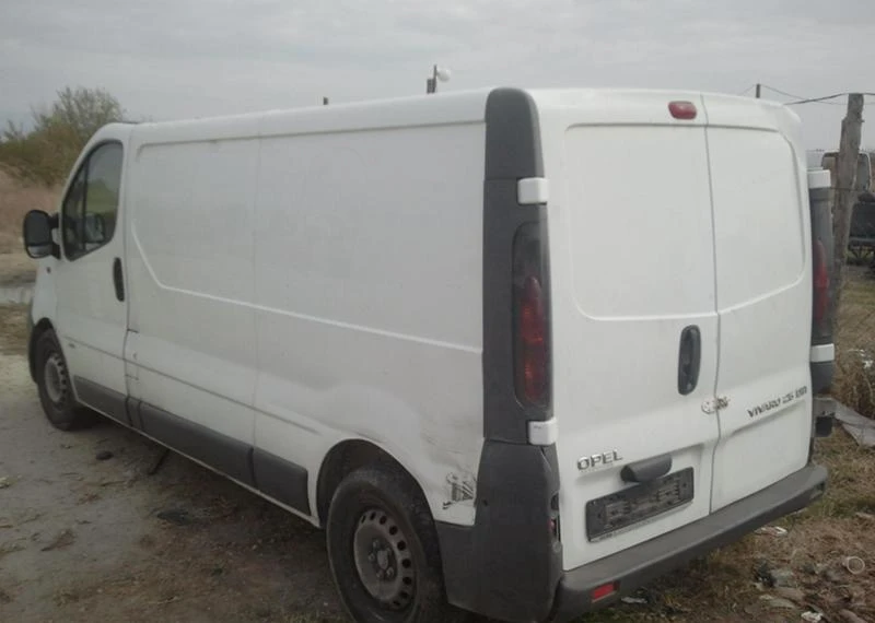 Opel Vivaro 2.5cdti/на части, снимка 2 - Бусове и автобуси - 5885256