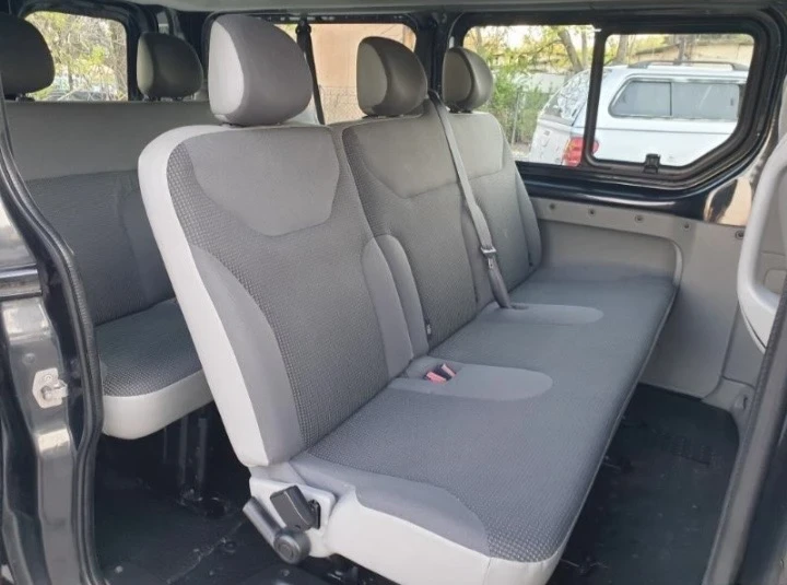 Opel Vivaro, снимка 9 - Бусове и автобуси - 54368653