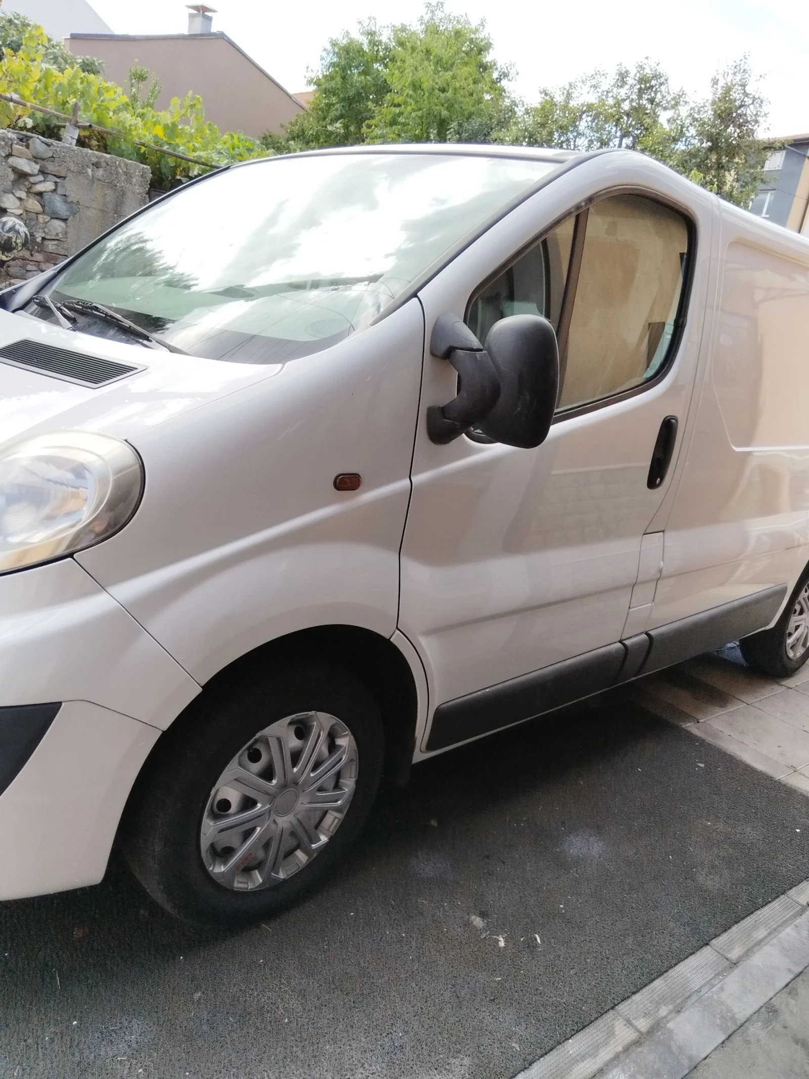 Opel Vivaro 2.0 114кс , снимка 3 - Бусове и автобуси - 56199079