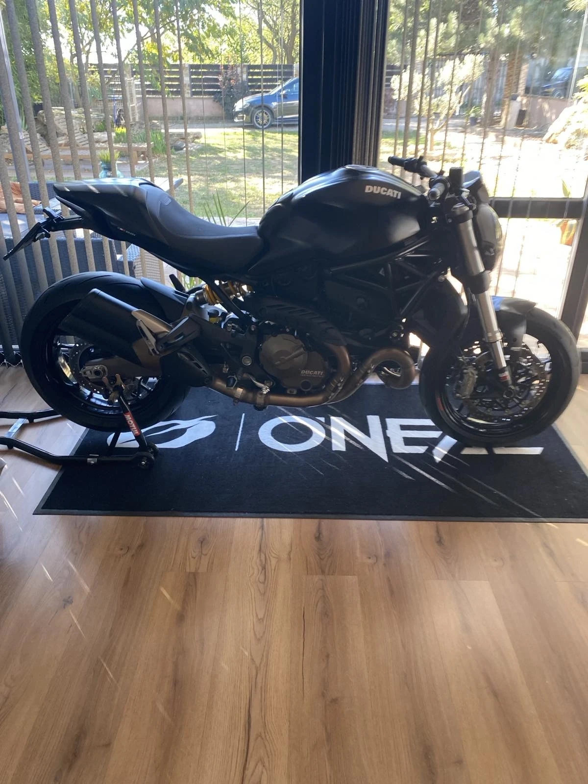Ducati Monster 821, снимка 2 - Мотоциклети и мототехника - 56349645