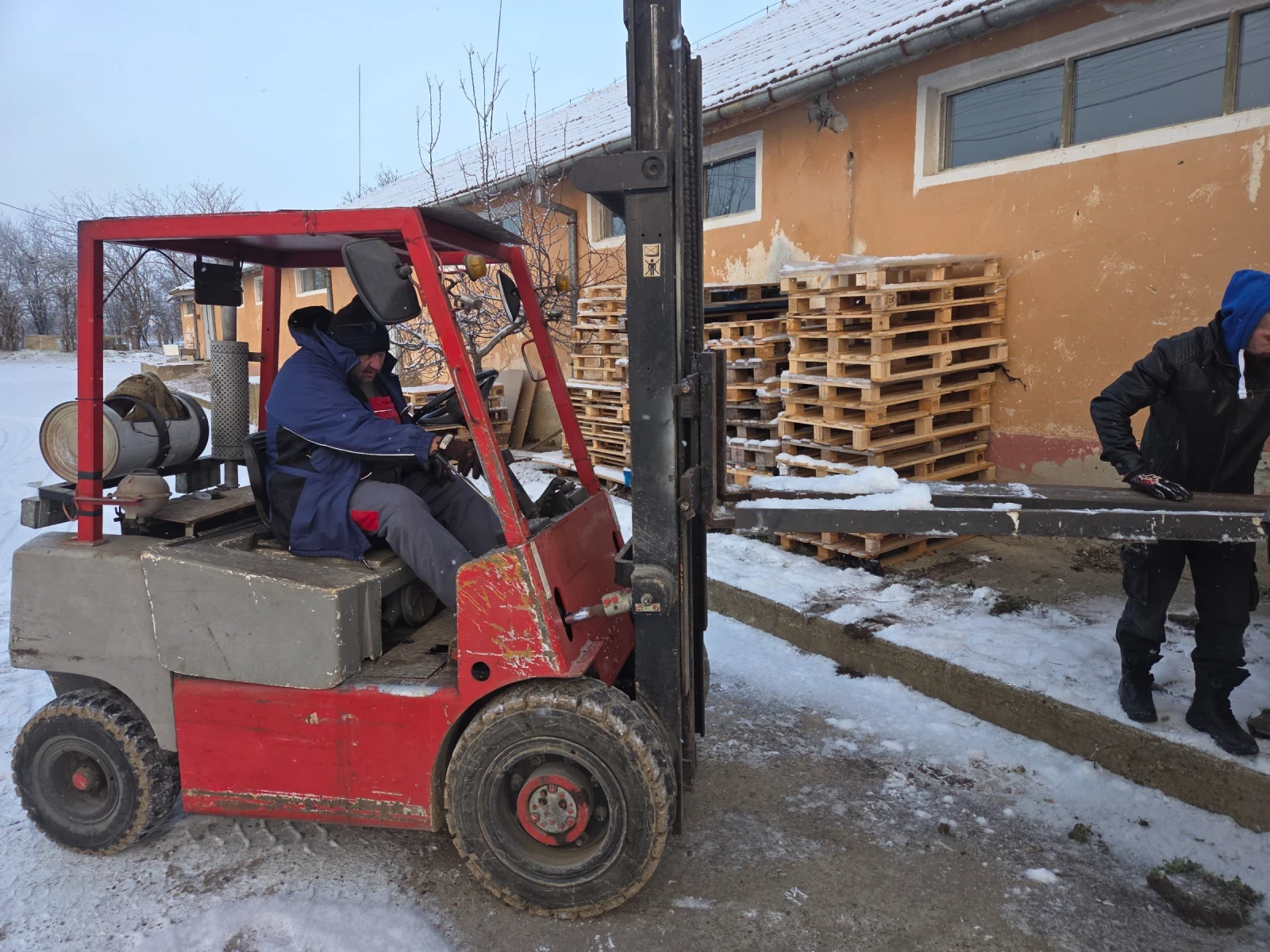 ������� BT ����� ������� | Mobile.bg � ����������� 7