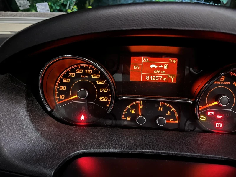 Кемпер Burstner IXEO, снимка 16 - Каравани и кемпери - 52298168