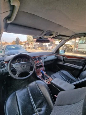 Mercedes-Benz E 200, снимка 7
