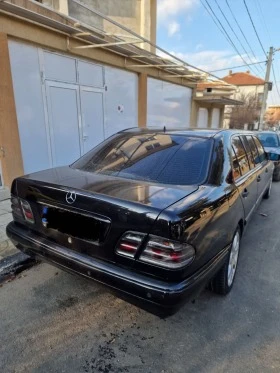 Mercedes-Benz E 200, снимка 5