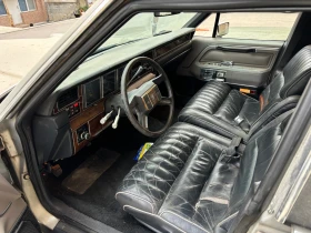 ����� �� �������� �� Lincoln Town car