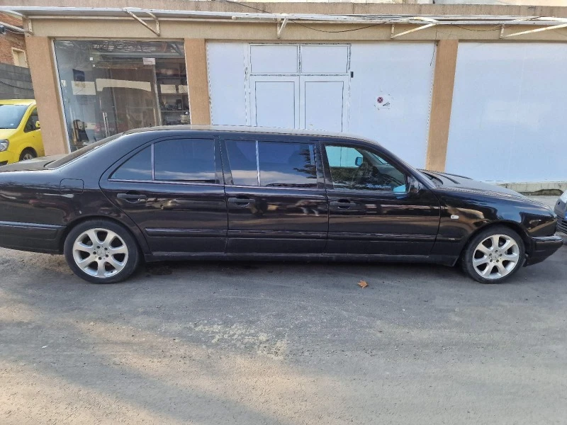 Mercedes-Benz E 200, снимка 2 - Автомобили и джипове - 43944333