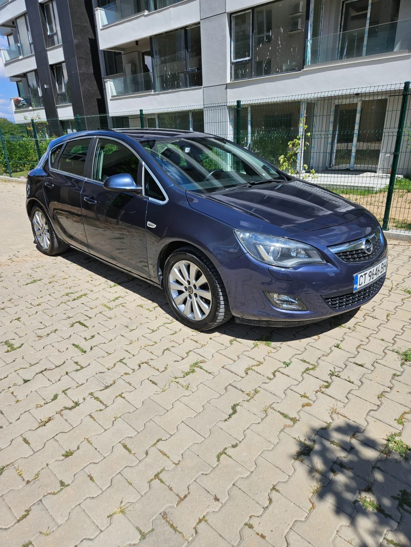 Opel Astra, снимка 1 - Автомобили и джипове - 47064034