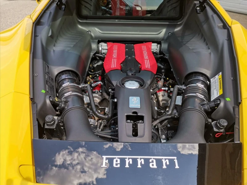 Ferrari 488 GTB, снимка 15 - Автомобили и джипове - 48470143