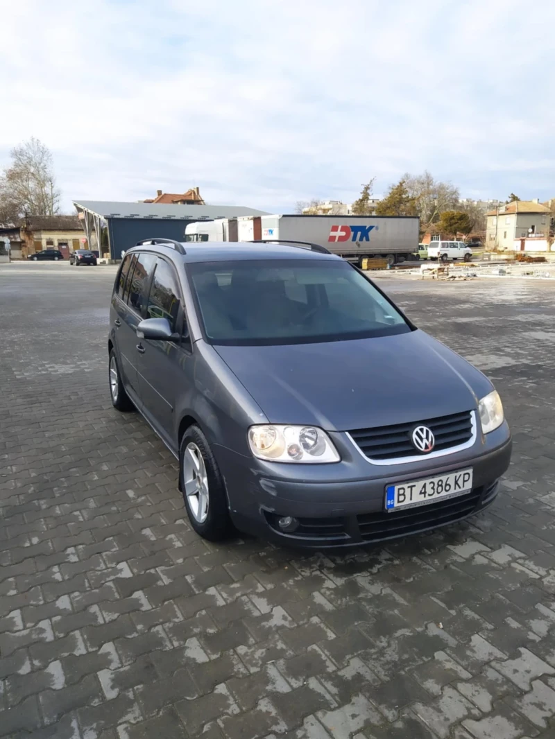 VW Touran, снимка 4 - Автомобили и джипове - 48587547