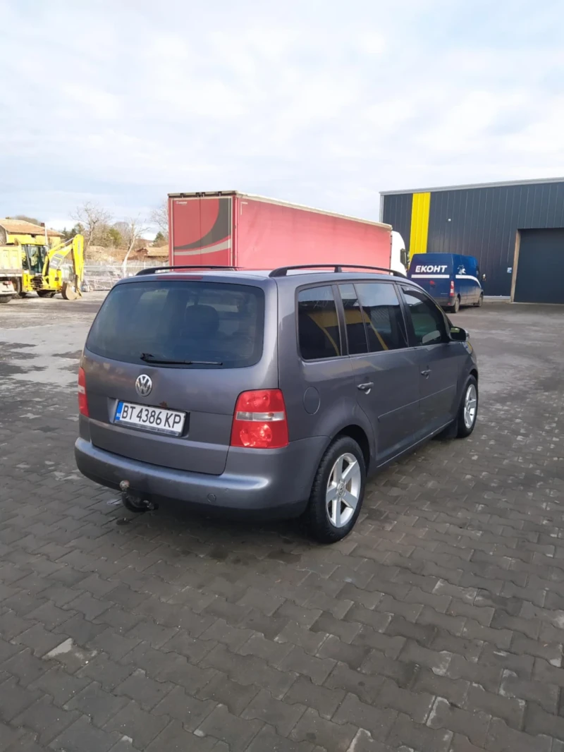 VW Touran, снимка 5 - Автомобили и джипове - 48587547