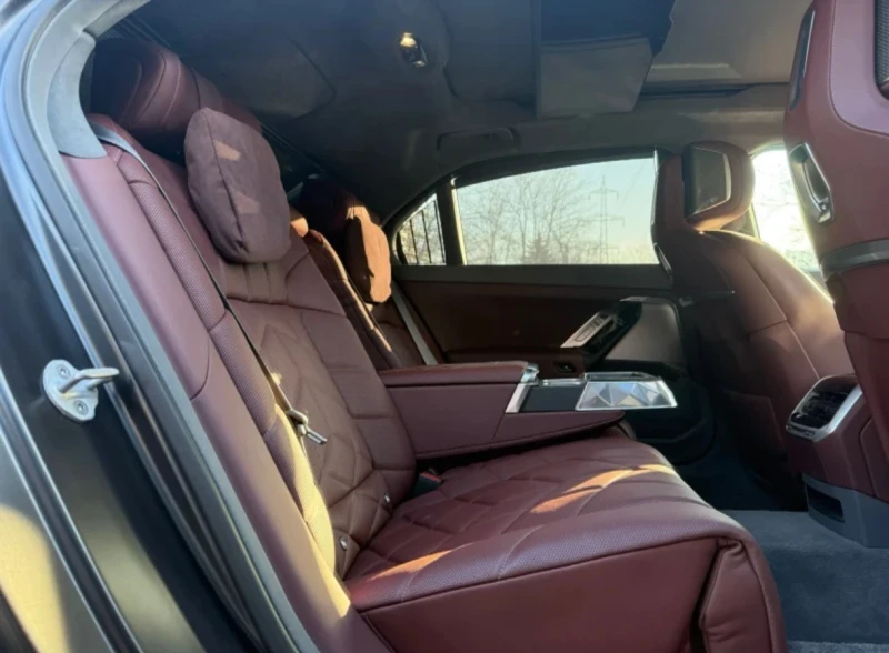 BMW 760 BMW i7 X Dtive60 М.Коледна Промоция!!!, снимка 9 - Автомобили и джипове - 52580326
