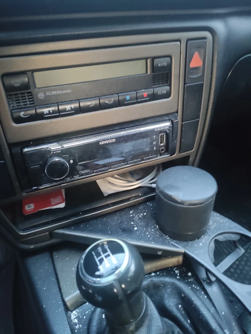 VW Passat, снимка 4 - Автомобили и джипове - 52249460