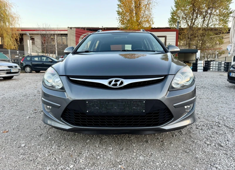 Hyundai I30 1.6i CW  * КЛИМАТРОНИК * 6 скорости * , снимка 8 - Автомобили и джипове - 52418266