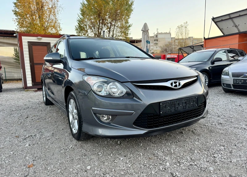 Hyundai I30 1.6i CW  * КЛИМАТРОНИК * 6 скорости * , снимка 7 - Автомобили и джипове - 52418266