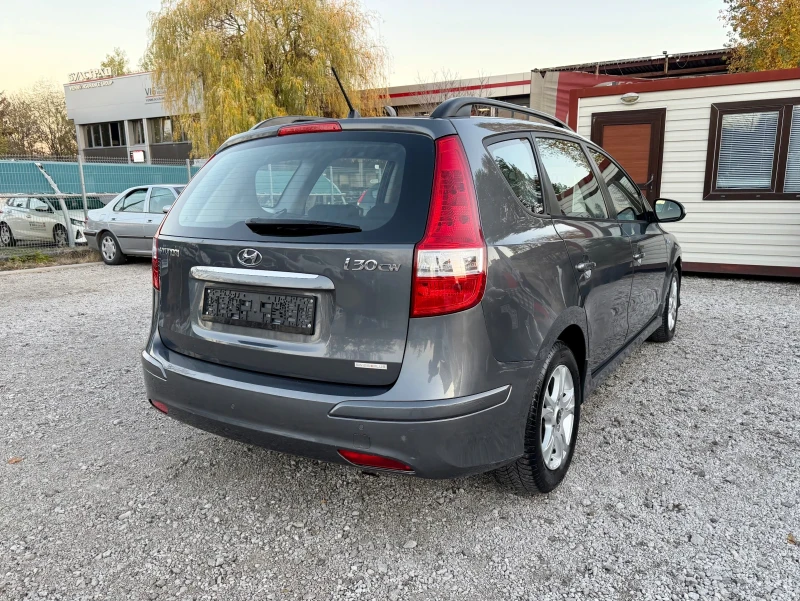Hyundai I30 1.6i CW  * КЛИМАТРОНИК * 6 скорости * , снимка 5 - Автомобили и джипове - 52418266