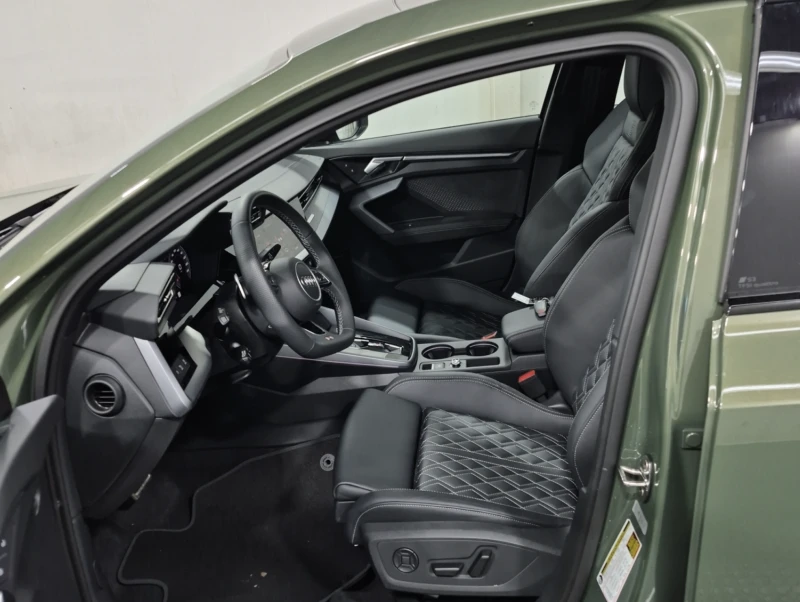 Audi S3 2025 Audi S3 SEDAN TECHNIK, снимка 7 - Автомобили и джипове - 52751979