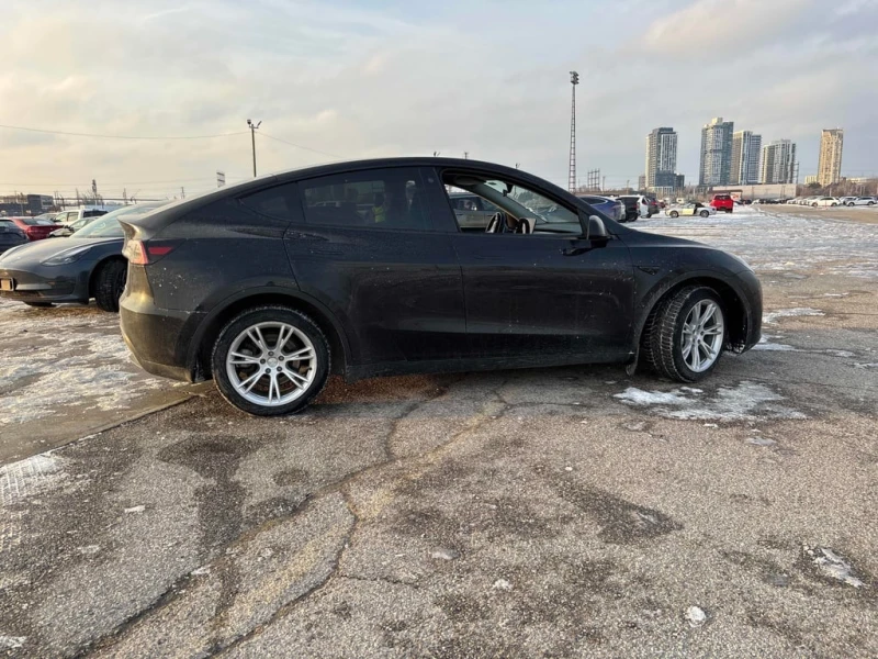 Tesla Model Y * Long Range * CARFAX * БЕЗ ПЪРВОНАЧАЛНА ВНОСКА, снимка 3 - Автомобили и джипове - 52828472