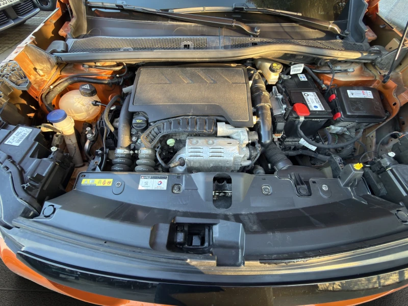 Peugeot 2008 ACTIVE PACK 1.2 PureTech 130 Гаранция 2 години, снимка 14 - Автомобили и джипове - 52882203