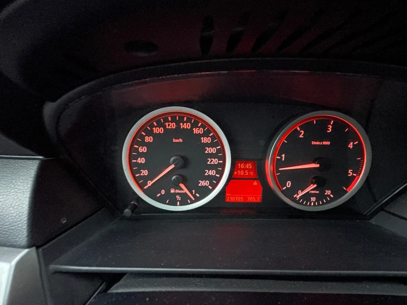 BMW 530 530D ЧИП ръчка ТОП ТЕХН. Състояние, снимка 10 - Автомобили и джипове - 52997724