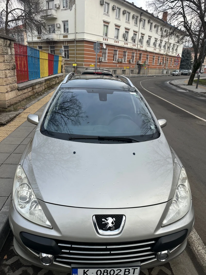 Peugeot 307 1.6 Hdi, Pанорамен таван, 7 Места, Facelift, снимка 2 - Автомобили и джипове - 53215714