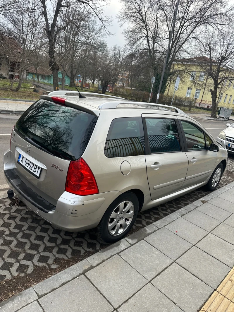 Peugeot 307 1.6 Hdi, Pанорамен таван, 7 Места, Facelift, снимка 6 - Автомобили и джипове - 53215714