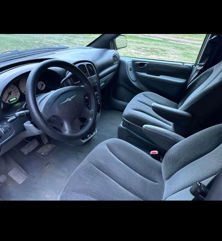 Chrysler Voyager  - изображение 2