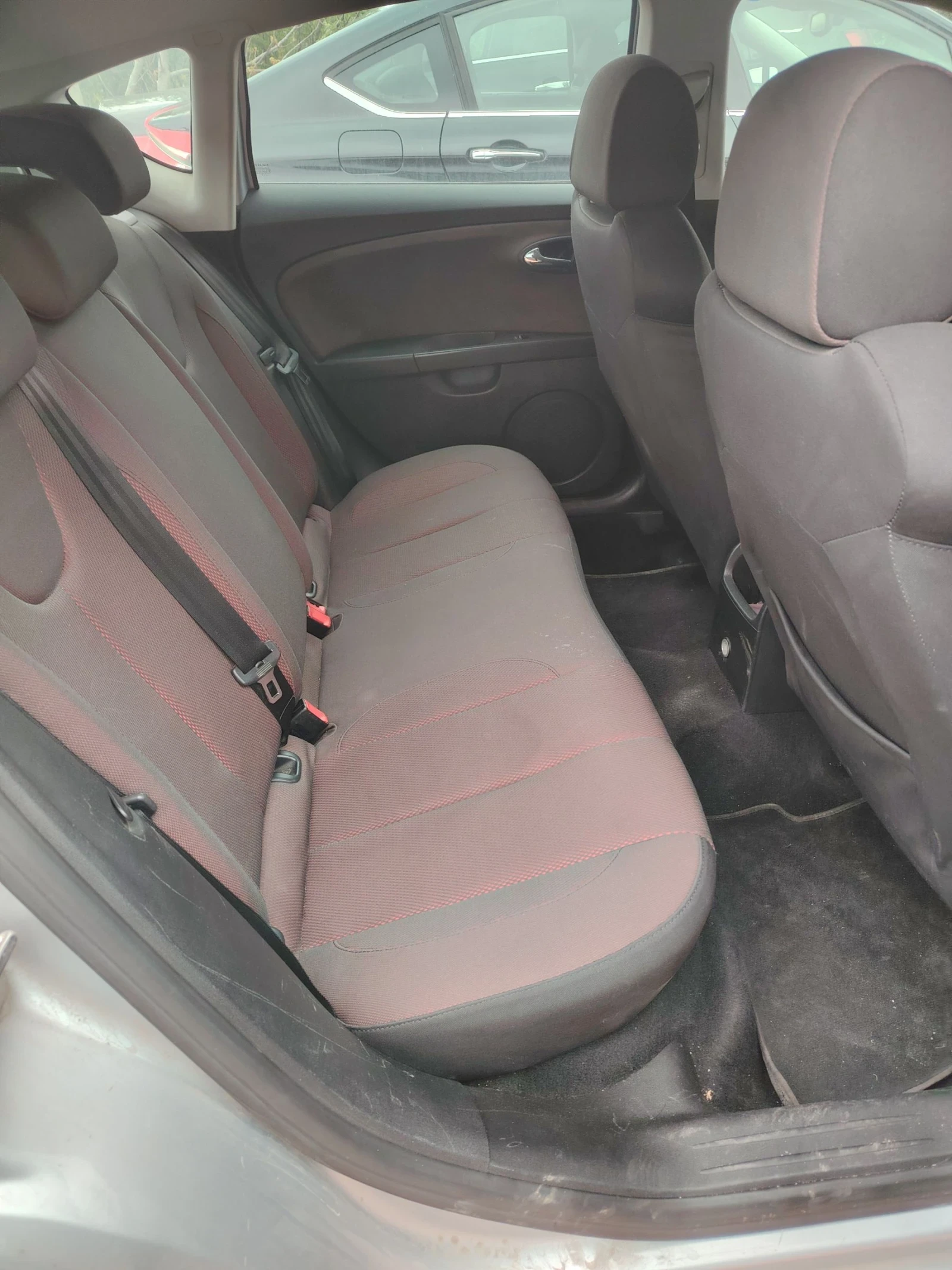 Seat Leon 2.0TDI - изображение 10