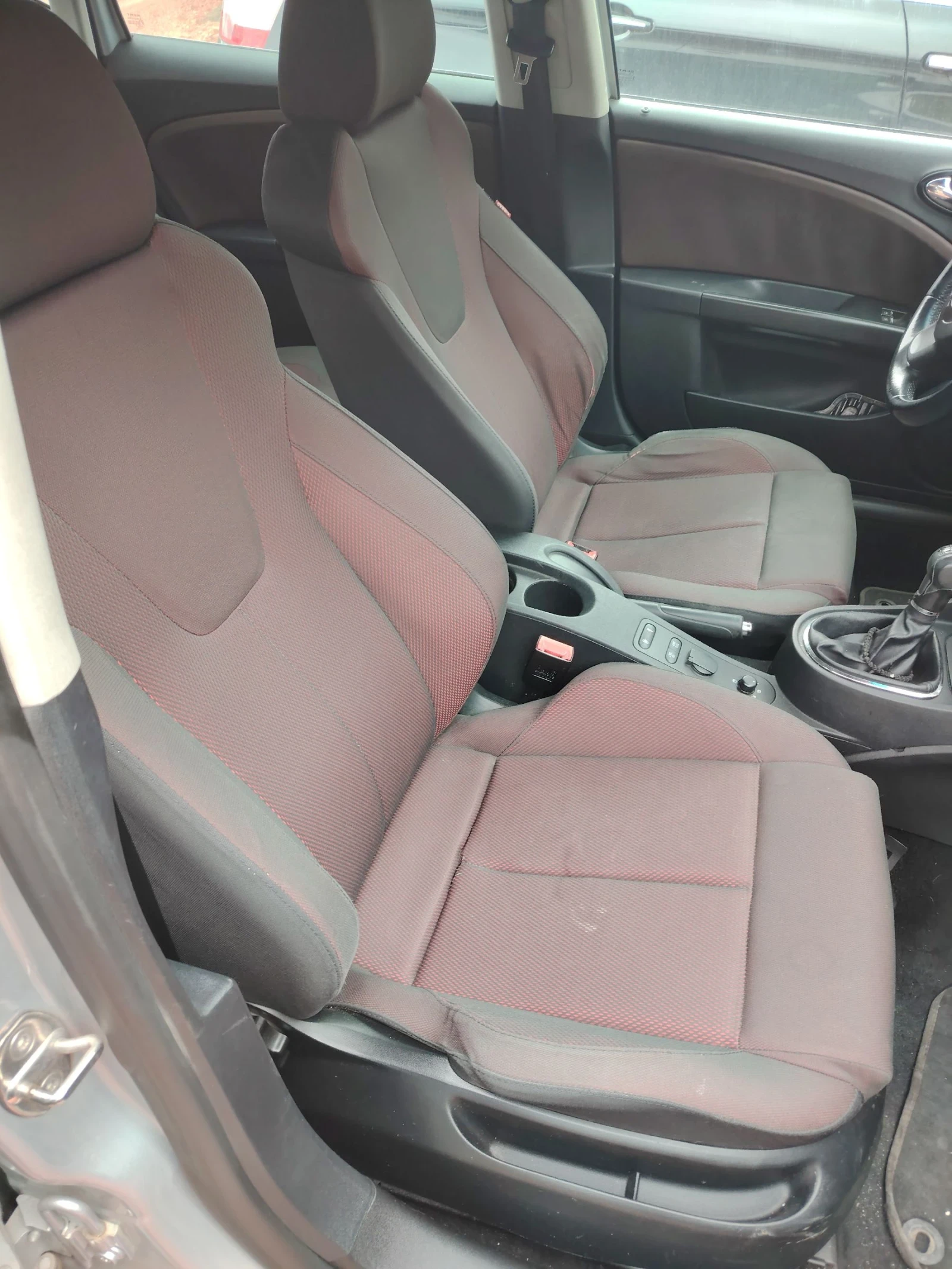 Seat Leon 2.0TDI - изображение 9