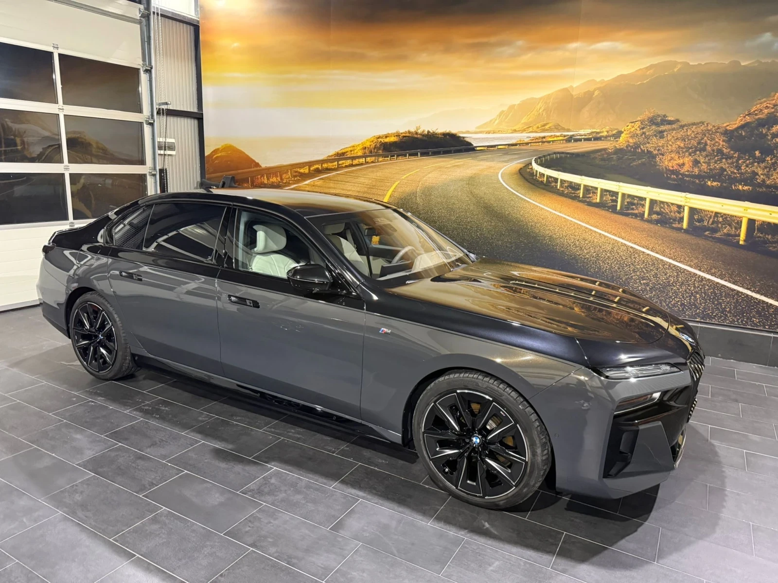 BMW i7 M60 - изображение 3