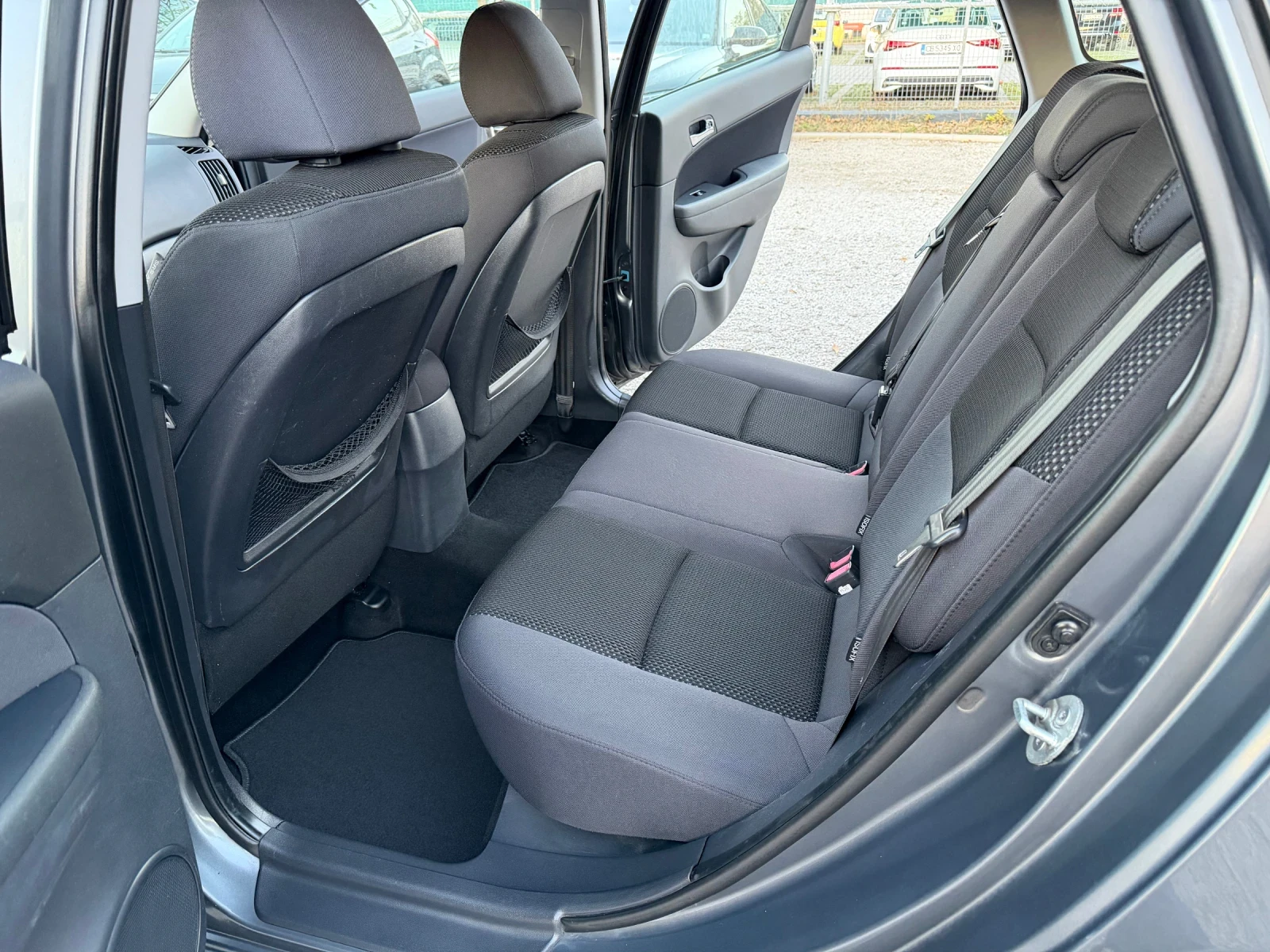 Hyundai I30 1.6i CW  * КЛИМАТРОНИК * 6 скорости *  - изображение 10