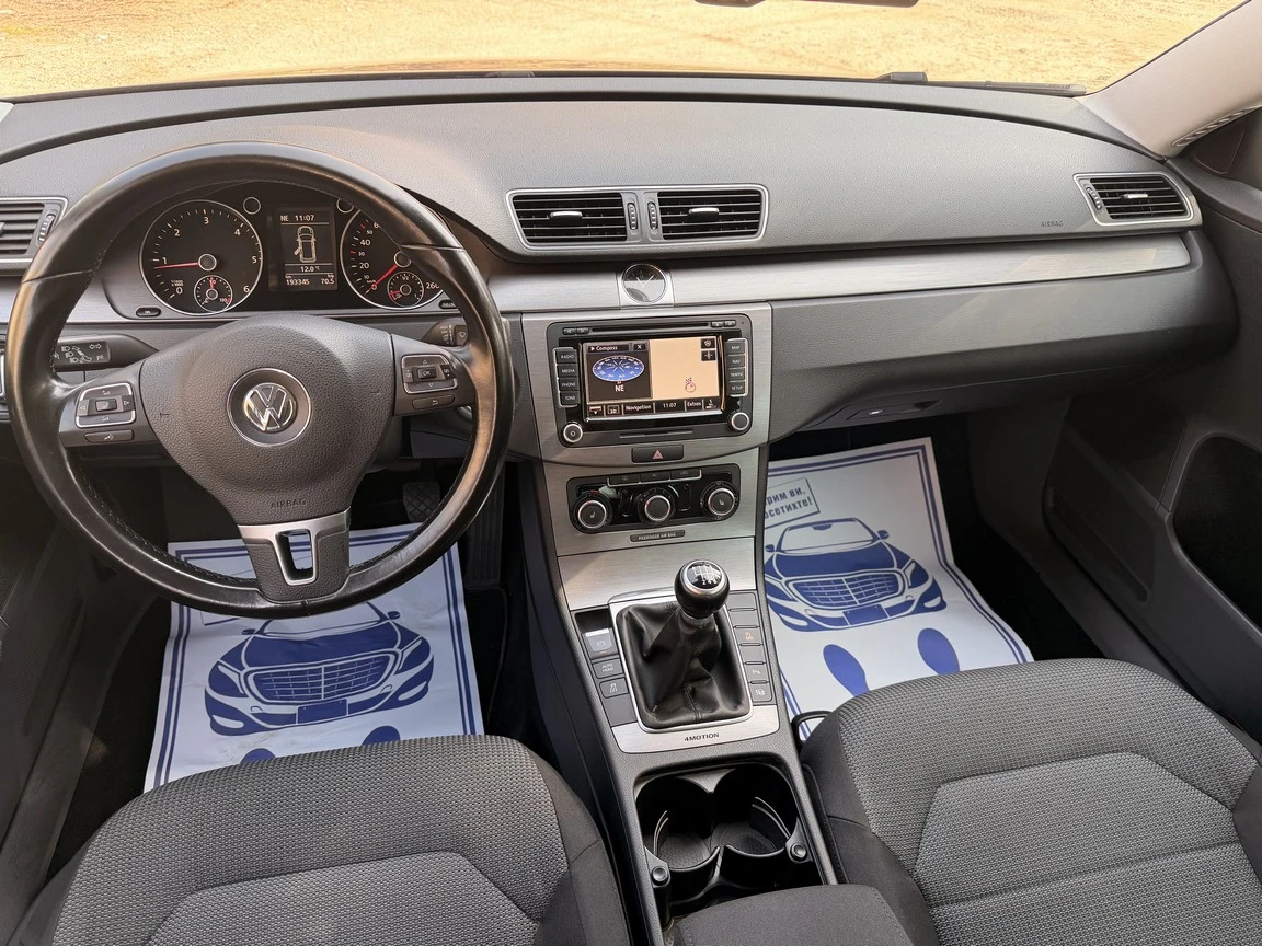 VW Passat 2.0tdi 4-motion NAVI!, снимка 8 - Автомобили и джипове - 53756566