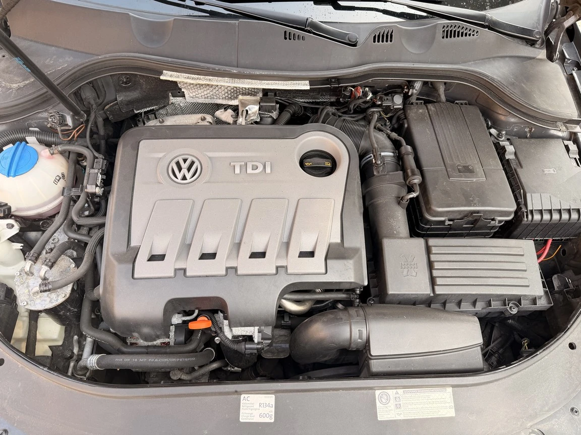 VW Passat 2.0tdi 4-motion NAVI!, снимка 12 - Автомобили и джипове - 53756566