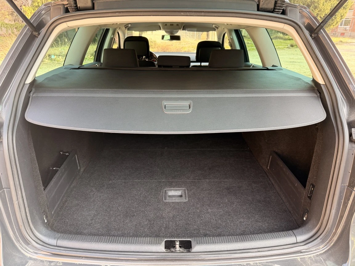 VW Passat 2.0tdi 4-motion NAVI!, снимка 11 - Автомобили и джипове - 53756566