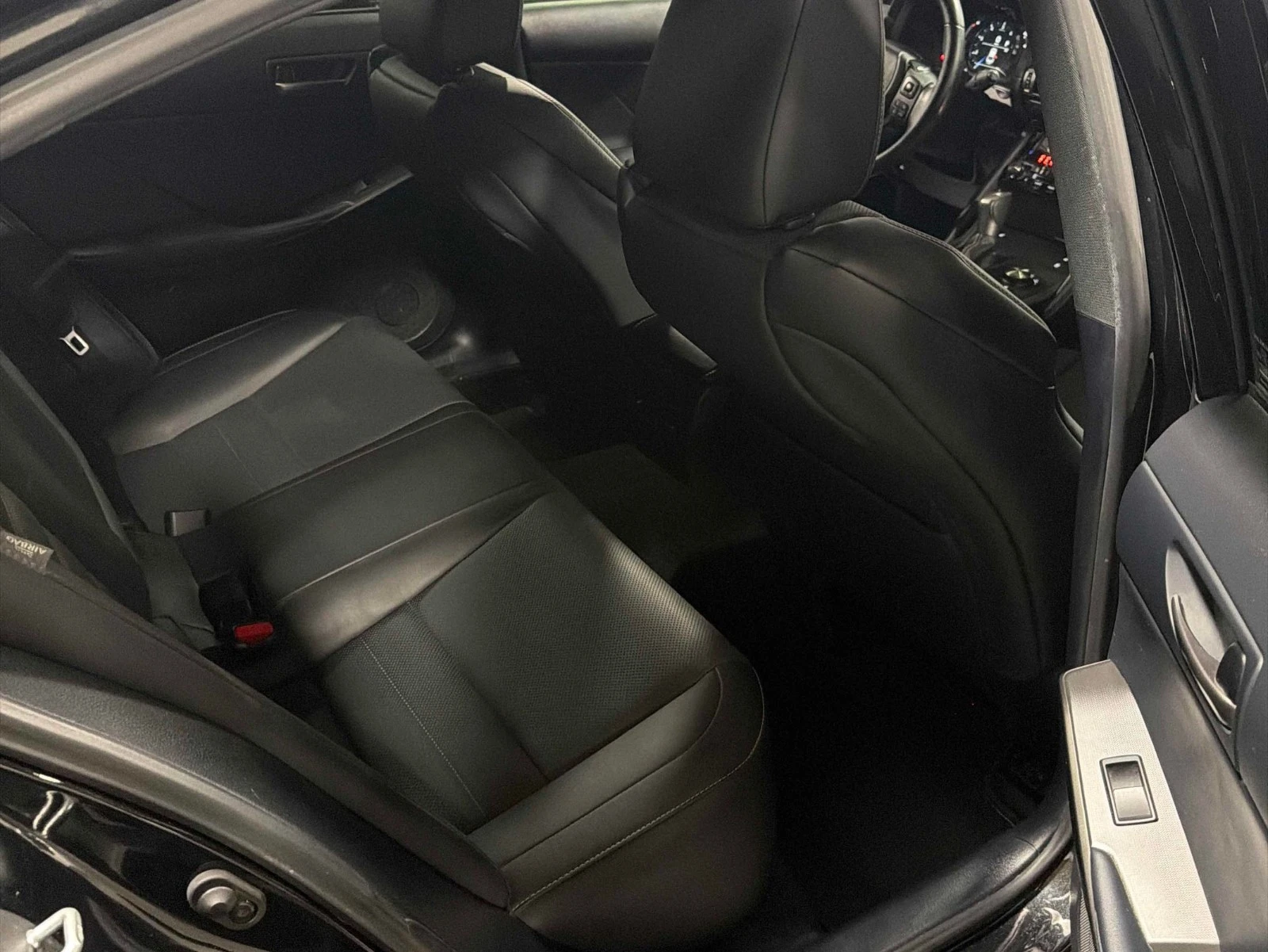 Lexus IS 300 АВТО КРЕДИТ, снимка 15 - Автомобили и джипове - 53985071