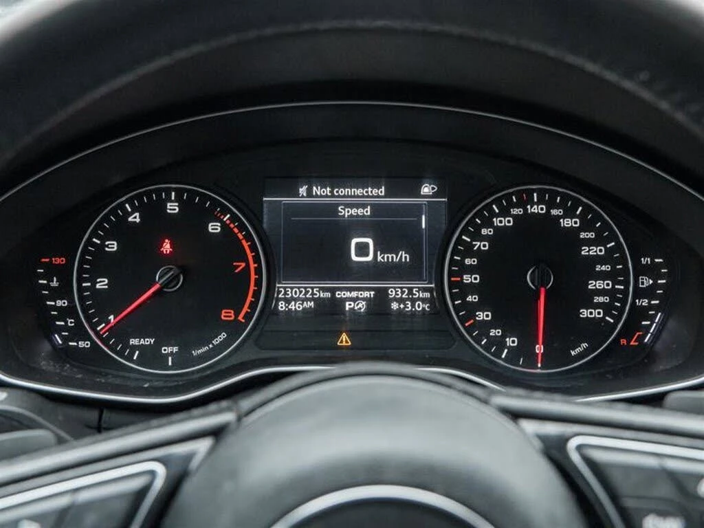 Audi A4 2.0T* quattro* Komfort* АвтоКредит* (ЦЕНА ДО БГ), снимка 9 - Автомобили и джипове - 54001095