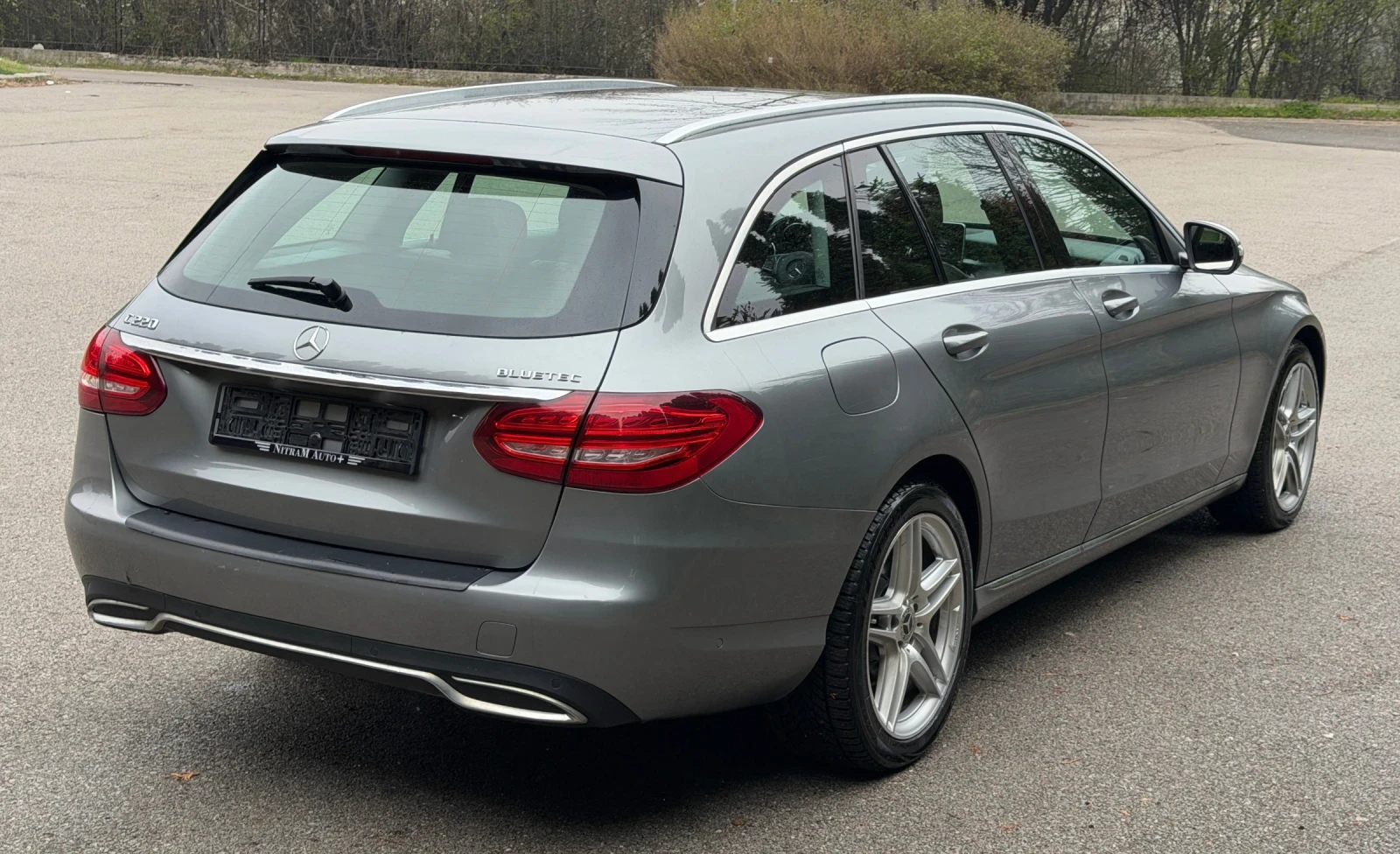 Mercedes-Benz C 220 d AMG/Avantgarde/Keyless/Panorama/Multibeam, снимка 14 - Автомобили и джипове - 54061327