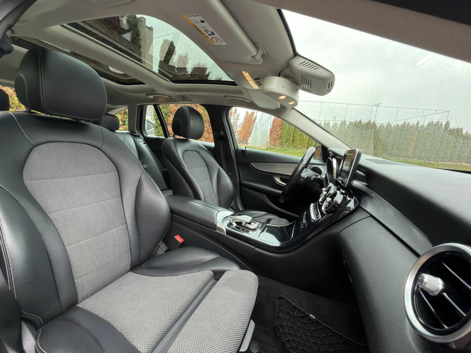 Mercedes-Benz C 220 d AMG/Avantgarde/Keyless/Panorama/Multibeam, снимка 8 - Автомобили и джипове - 54061327