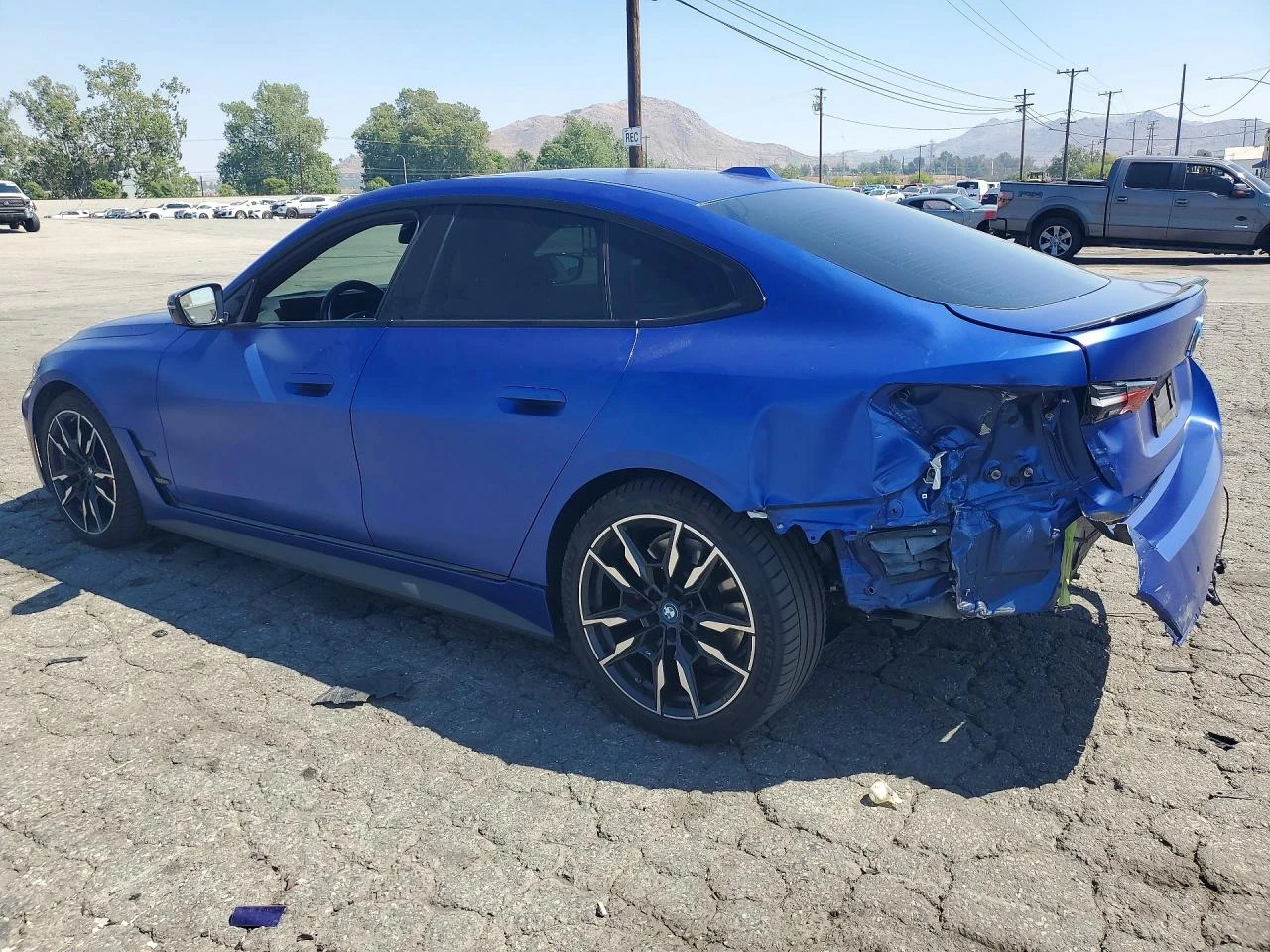 BMW i4 Electric* I4* M50* РЕАЛНИ КМ!, снимка 3 - Автомобили и джипове - 54510603