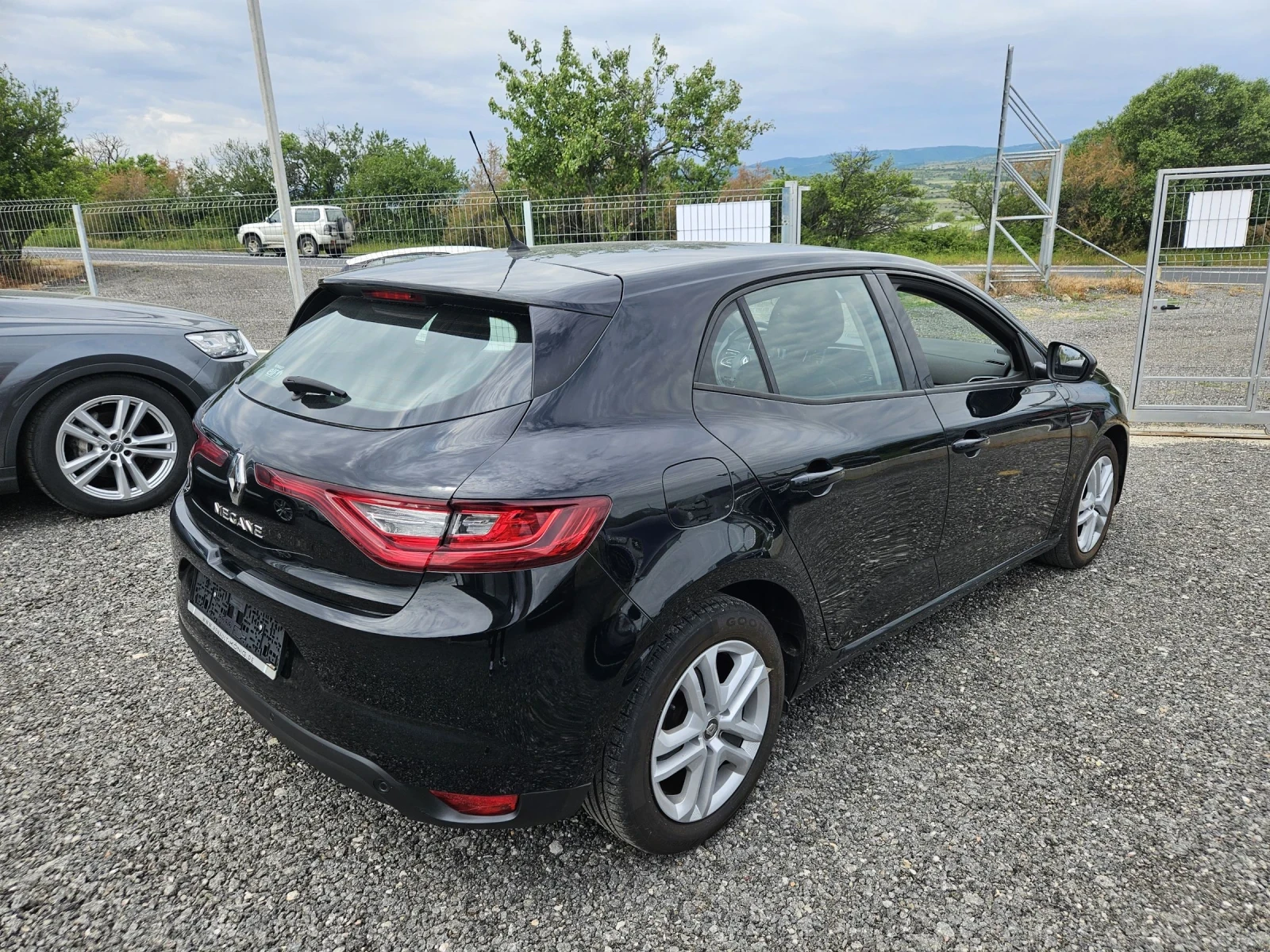 Renault Megane 1.2 Turbo euro6, снимка 5 - Автомобили и джипове - 54608033