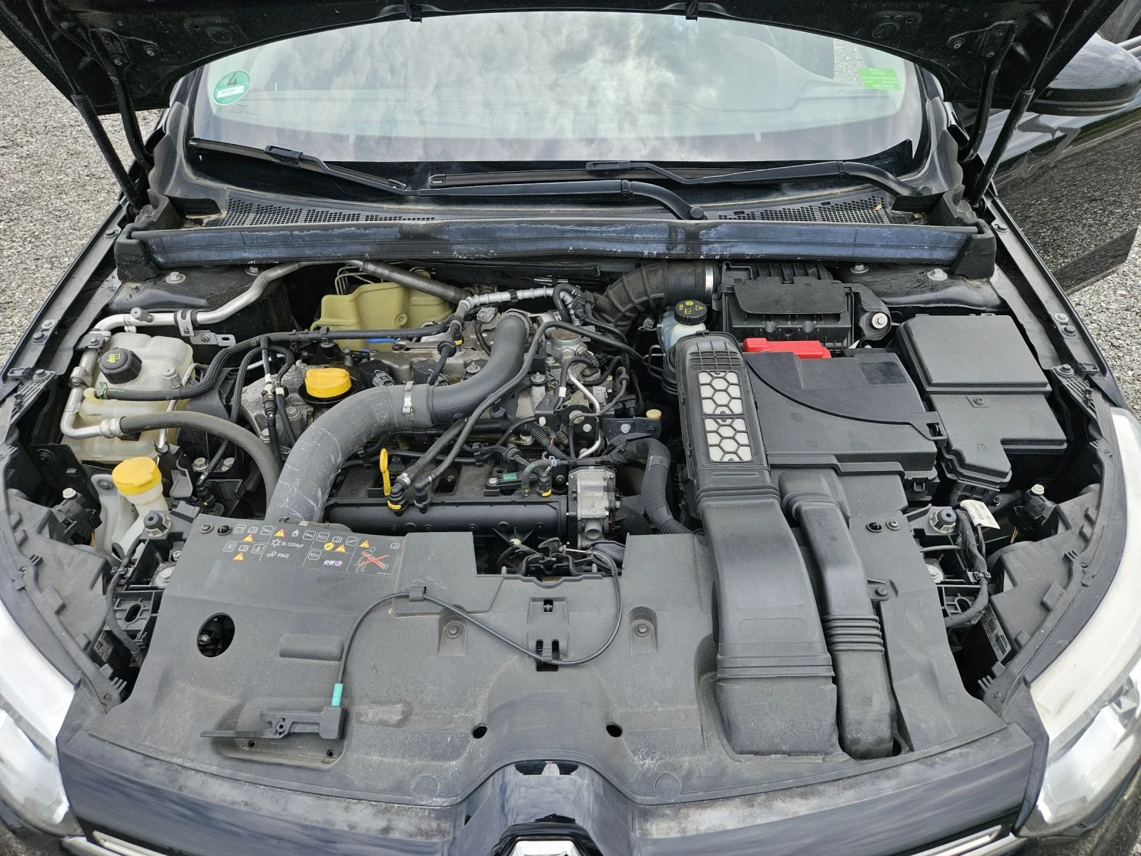 Renault Megane 1.2 Turbo euro6, снимка 16 - Автомобили и джипове - 54608033