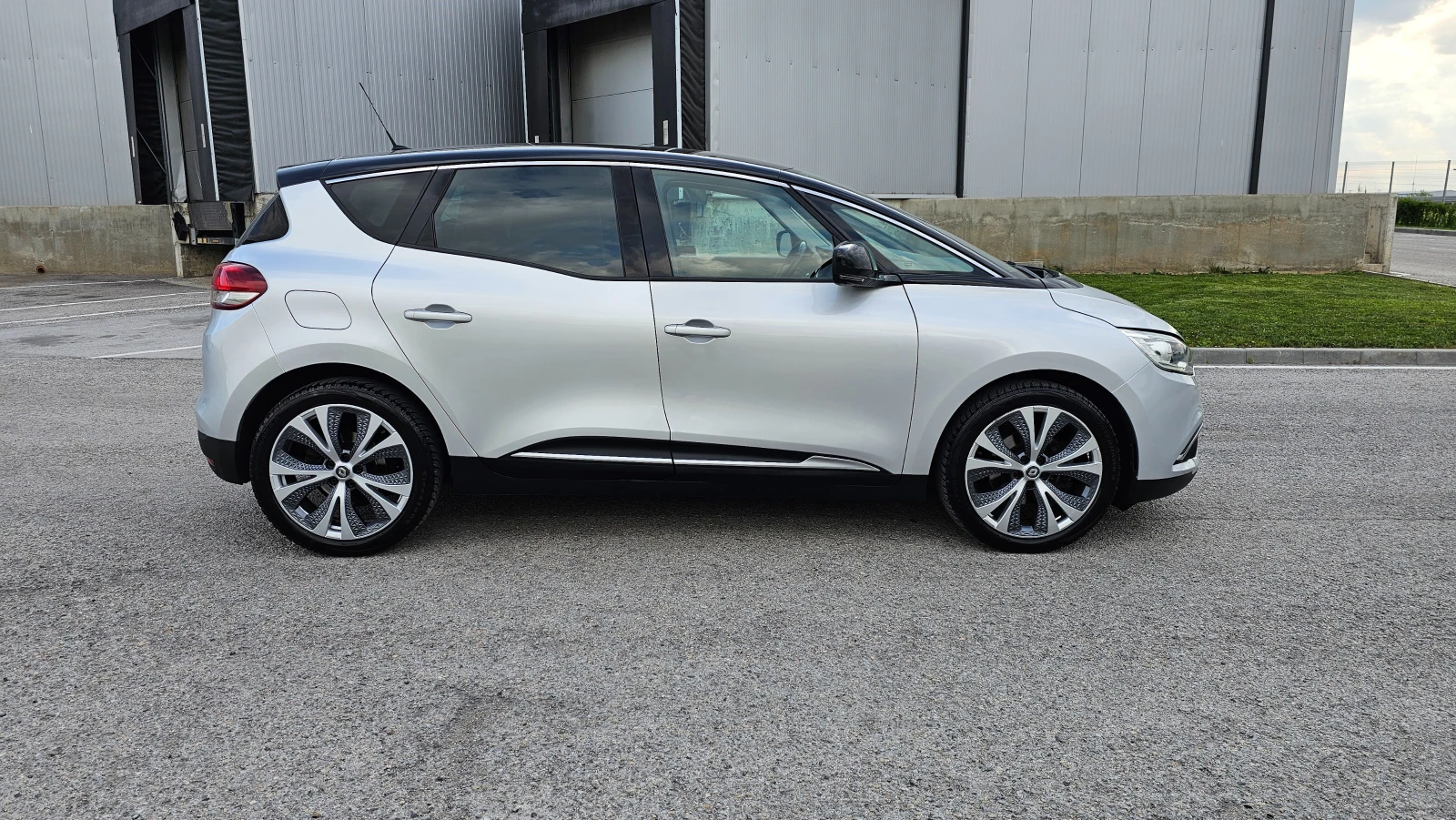 Renault Scenic 1.5DCI 6ск.FACE NAVI CAMERA EVRO6, снимка 6 - Автомобили и джипове - 54614529
