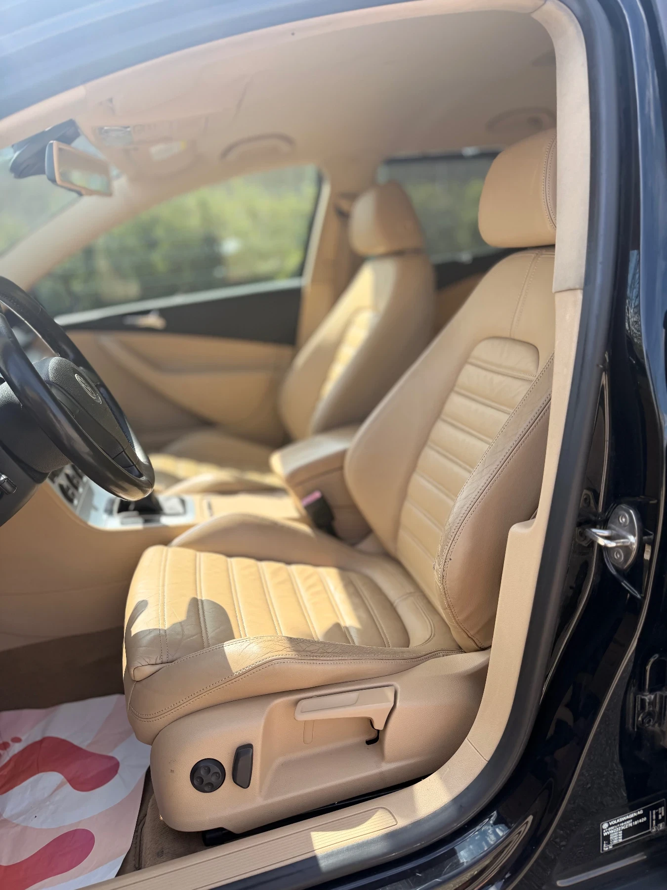 VW Passat 2.0 TDI Highline, снимка 9 - Автомобили и джипове - 54822779