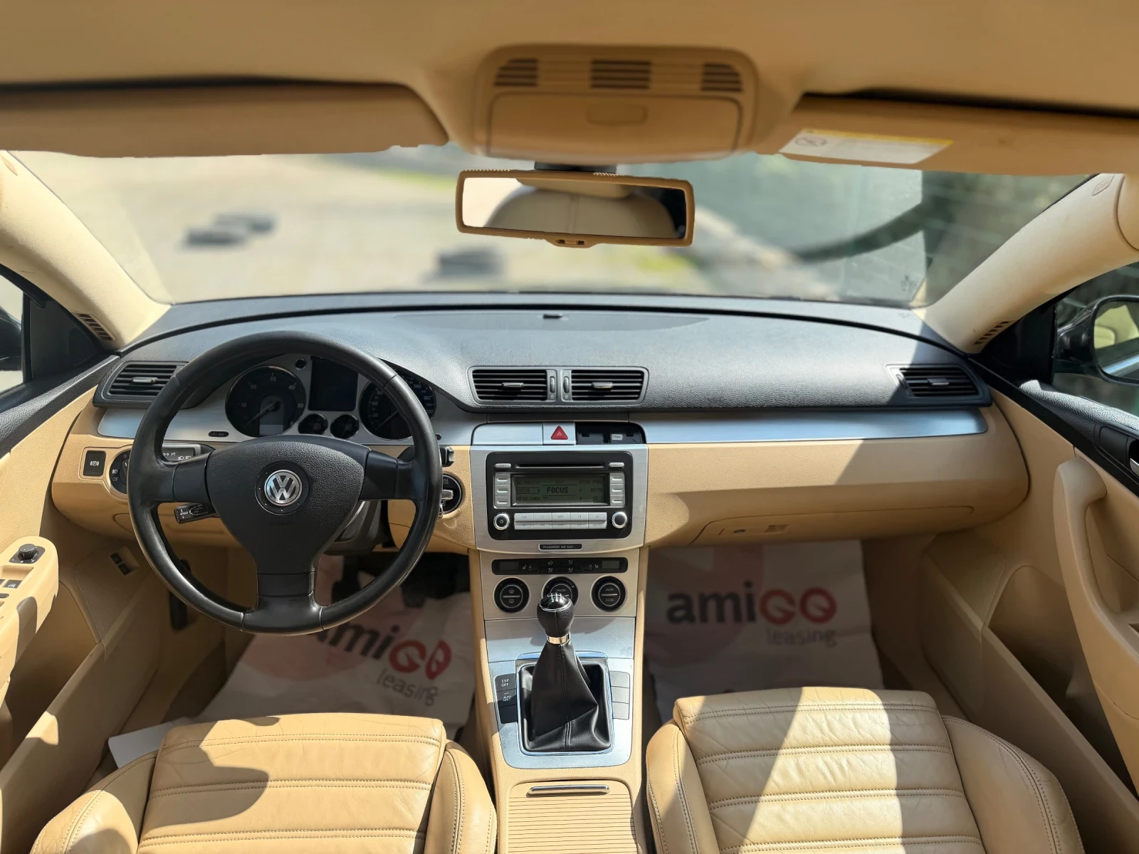 VW Passat 2.0 TDI Highline, снимка 13 - Автомобили и джипове - 54822779