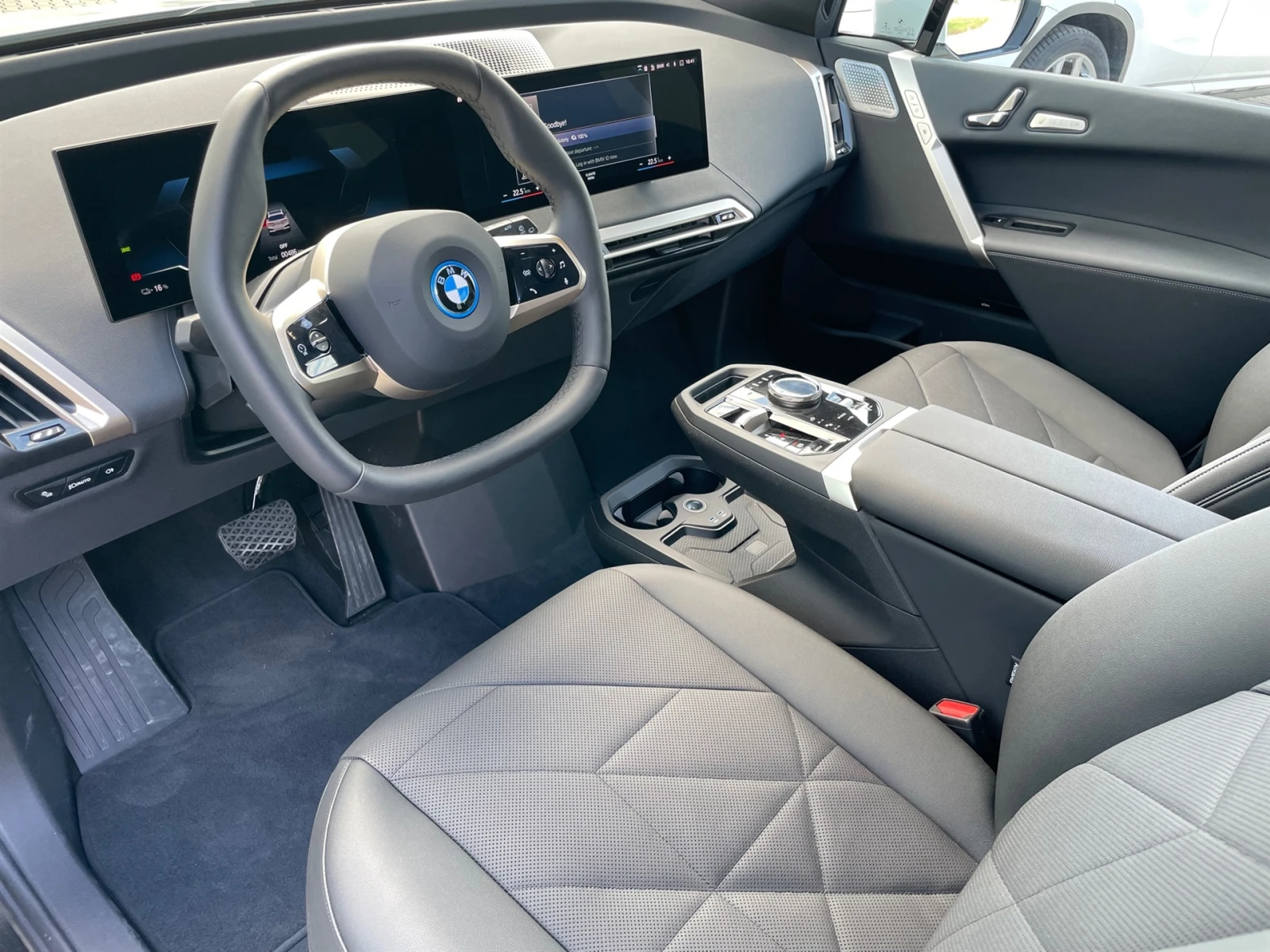 BMW iX xDrive40, снимка 6 - Автомобили и джипове - 55306713