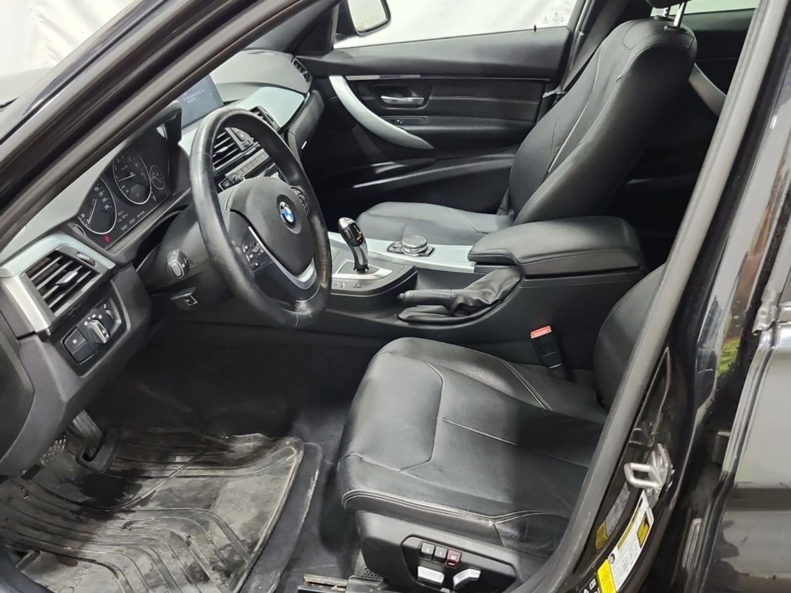 BMW 328 xDrive * No Accidents * АвтоКредит * (ЦЕНА ДО БГ), снимка 8 - Автомобили и джипове - 55514764