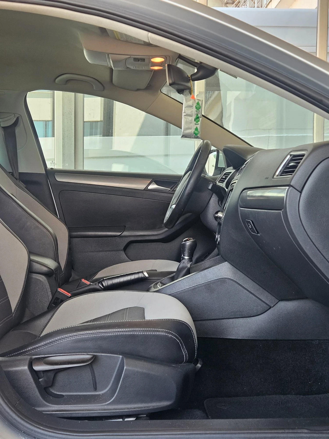 VW Jetta 1.6TDI Highline Executive 2013, снимка 9 - Автомобили и джипове - 55694569